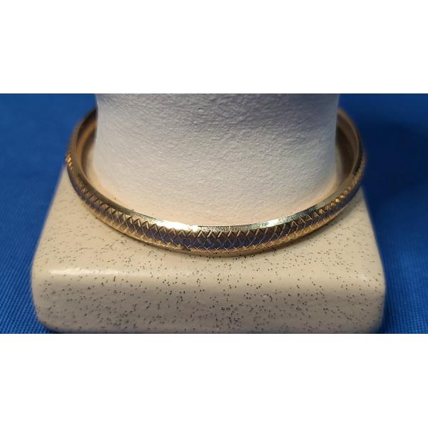 14K Gold Herringbone Textured Bangle Style Bracelet - Weight: 6.7g