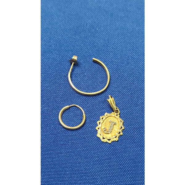 14K Gold "J" Pendant & 14K Gold Single Earrings - Total Weight: 2.5g