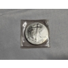 Image 2 : Beautiful 1999 $1 American Silver Eagle 1 oz Fine Silver