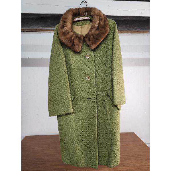 Vintage Green Wool Women's Coat with Mink Fur Collar 