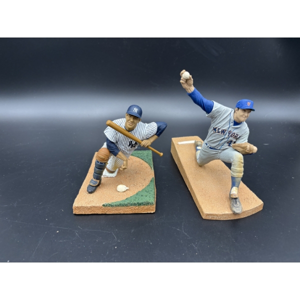 Baseball Figurines - New York Yankees Yogi Berra Cooperstown Series 1 HOF - New York Mets Tom Seaver