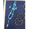 Image 5 : Costume Jewelry - Necklace & Earring Sets - Blue & Green - Loose Blue & White Beads 