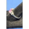Image 2 : 14K Gold Pink Sapphire Ring With Accent Stones - Size 7.5 - Weight: 2.5g