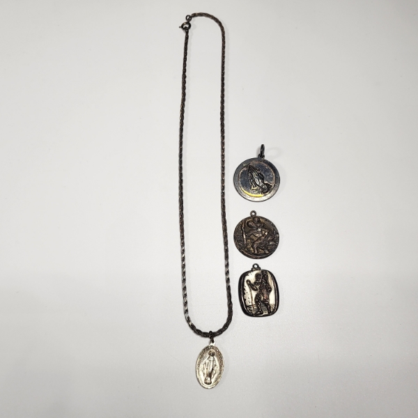 Sterling Silver Chain Necklace and 4 Assorted Sterling Silver Pendants - Total Weight: 40.7g