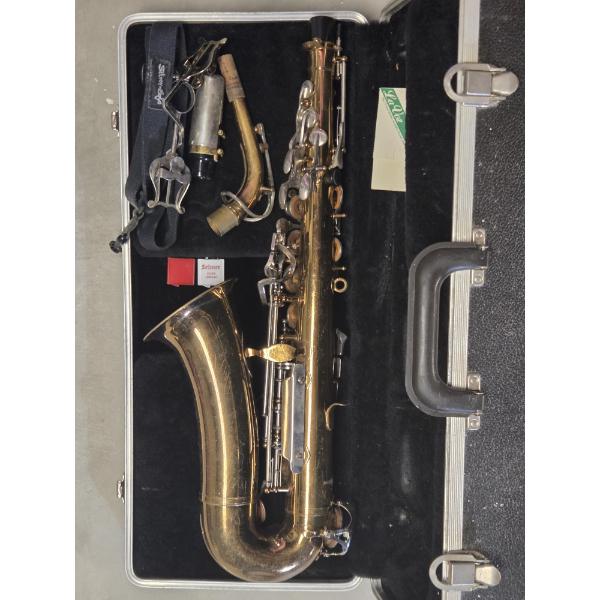 *Pick Up At Mantua Home-No Shipping Available* Vintage Bundy II Saxophone In Excellent Condition In 