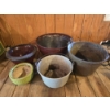 Image 1 : 3 Planters and 2 Metal Pots