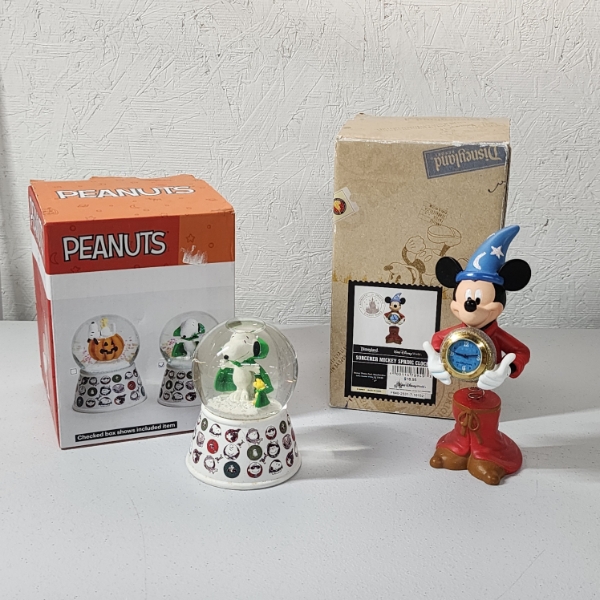 Peanuts Snoopy Snow Globe & Disney Mickey Mouse Spring Clock 