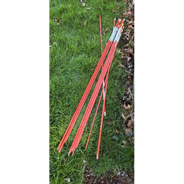 PICKUP IN CANTON - SET OF 10 (TEN) ORANGE REFLECTIVE DRIVEWAY EDGE MARKERS - EXCELLENT