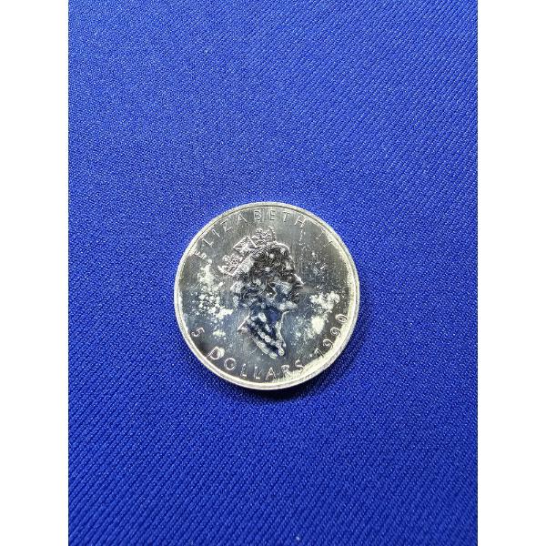 1 oz .9999 Fine Silver 1990 Canadian Maple Leaf ft. Queen Elizabeth II - $5 Coin