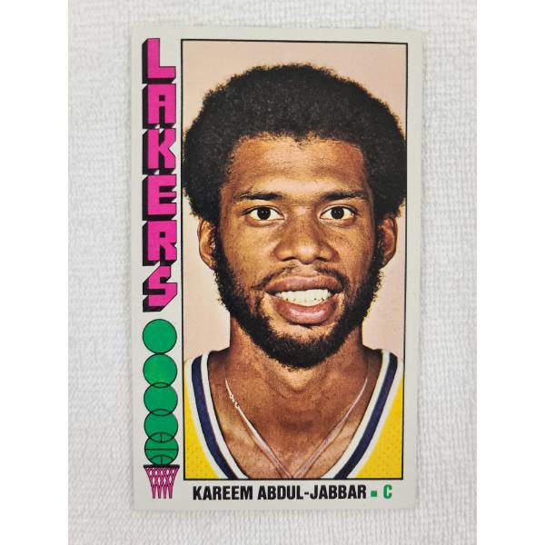 1969 Topps Kareem Abdul-Jabbar #100 Large NBA Basketball Trading Card