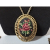 Image 4 : 2 - Large & Detailed Fashion Necklaces 