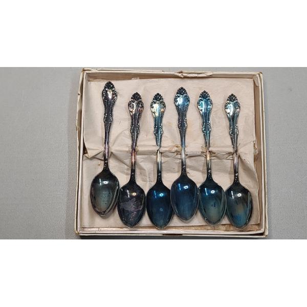 Wm. A. Rogers Silverplated Small Spoon Set - Total Weight: 57.9g