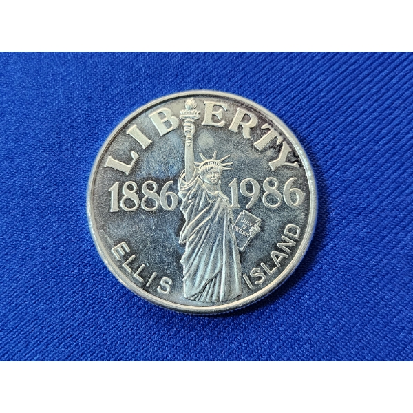 1986 Ellis Island Commemorative 1 Troy oz .999 Fine Silver Round 