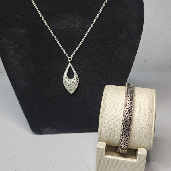 Beautiful Intricate Design Sterling Silver Necklace and Bangle Bracelet Set - TW: 48.0g