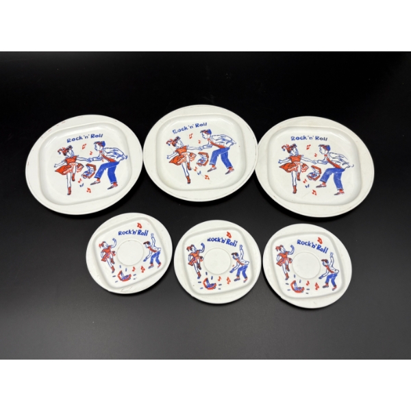 Vintage Irwin Plastic Rock 'n' Roll Plates - 6 Total - 3 Medium sized and 3 small 