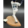 Image 4 : Ken Griffey Jr. Baseball Figurine - Mariners #24 - ~7 inches (9 with bat)