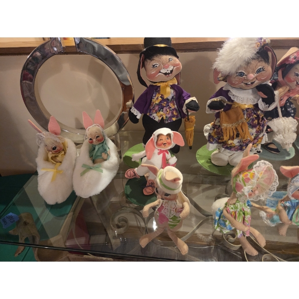 Large Collection Of Vintage Famous Annalee Easter Themed Felt Dolls. 15 Dolls!