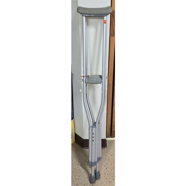 Adjustable Crutches - 5'2" to 5'10"
