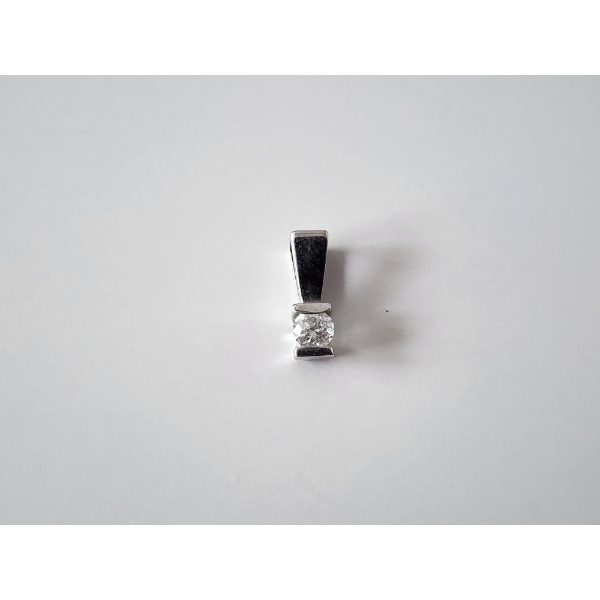 Nice 14K White Gold with Solitaire Diamond Pendant Total Weight: 0.8g