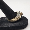 Image 2 : Stunning 14K Gold Two-Tone Ring with Diamond Center-Stone - Size 10 - Total Weight: 11.2g