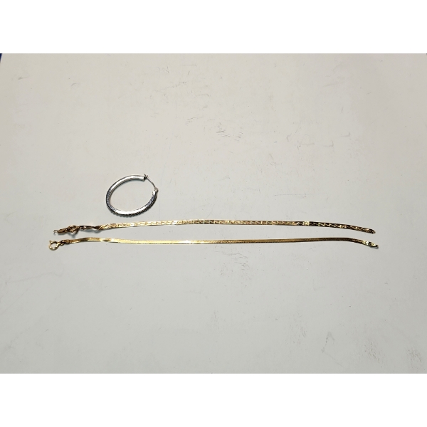 14K Yellow Gold and Bracelets & 14K Gold White Gold Earring Total Weight: 3.2g