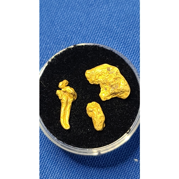 Small Gold Nuggets - Weight: 2.8g
