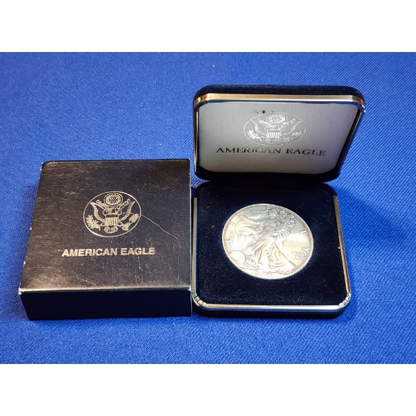 2004 American Silver Eagle - 1 oz .999 Fine Silver Coin with Display Box 