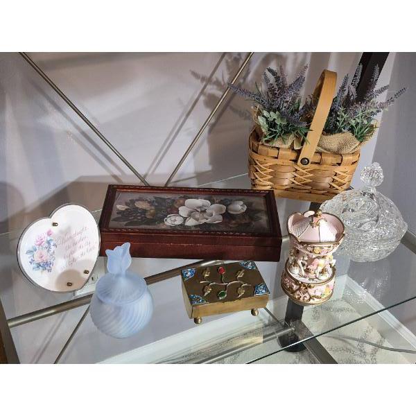 PICKUP IN NORTHFIELD - 7 Pc Grouping Home Decor Display Items As Shown - See Pics