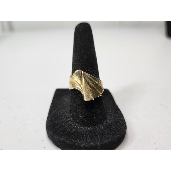 Stunning 14K Gold Vintage Sculptural Ring - Size 7 - TW: 4.7g