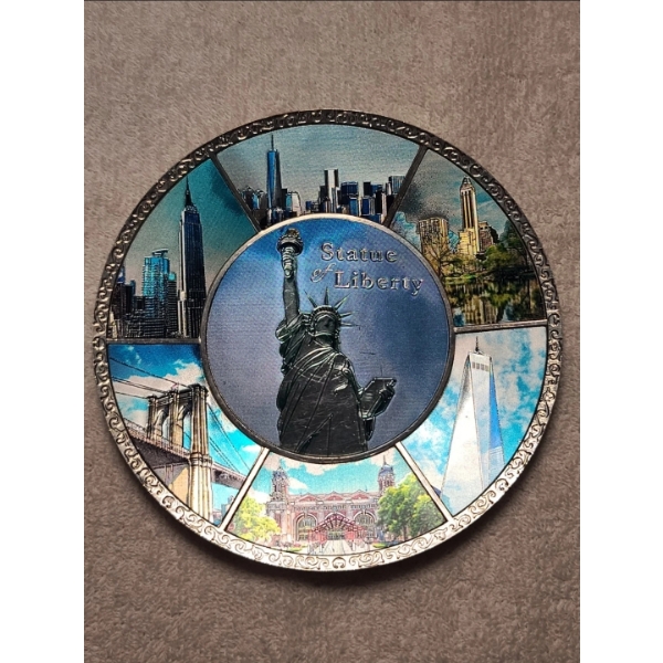 Statue of Liberty Souvenir Metal Plate Size 6" x 6" Colors Blue, Black, Silver, 