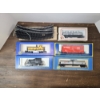 Image 1 : (5) HO Scale Train Cars and a Box of Steel Circle Track