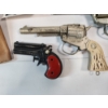 Image 2 : Lot of Vintage Cap Guns with Holsters, Roll & Bang Caps, Photo - Good Condition