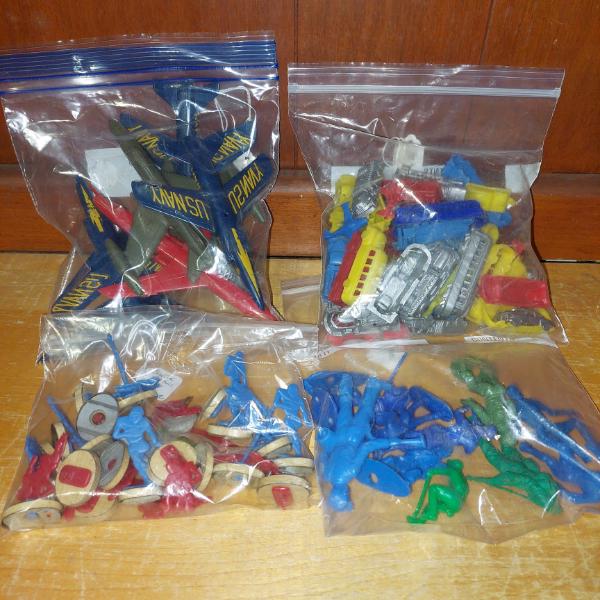 Lot of Toy Soldiers, Airplanes & More - 4 Baggies As Shown