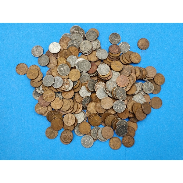 Lot of Approx. 300 Assorted Lincoln Wheat Pennies Including Steel Pennies 
