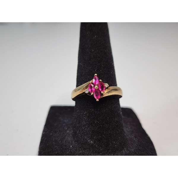 10K Yellow Gold Ruby Marquise Ring - Size 6 - TW: 2.5g