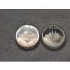 Image 4 : Two 90% Silver Washington Commemorative Half Dollars in Plastic Protectors