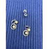 Image 1 : Beautiful Earrings - 2 Pairs (1 Clip on)- Cool Shape - Pearl Clip on Earrings - Gorgeous Costume