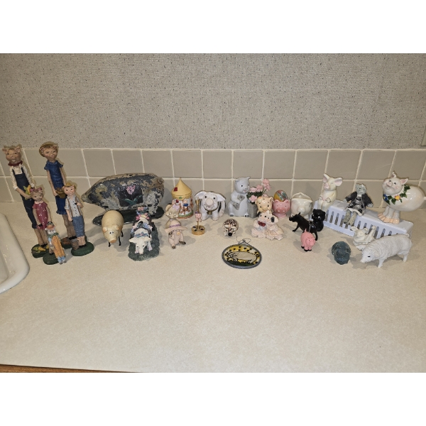 Huge Lot of Pig Figures - Quantity 25+