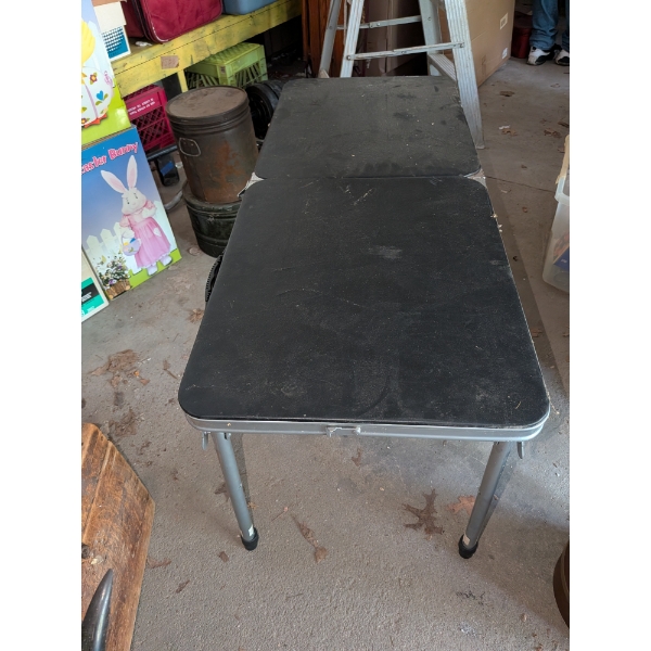 Small Folding Table 19"x21"