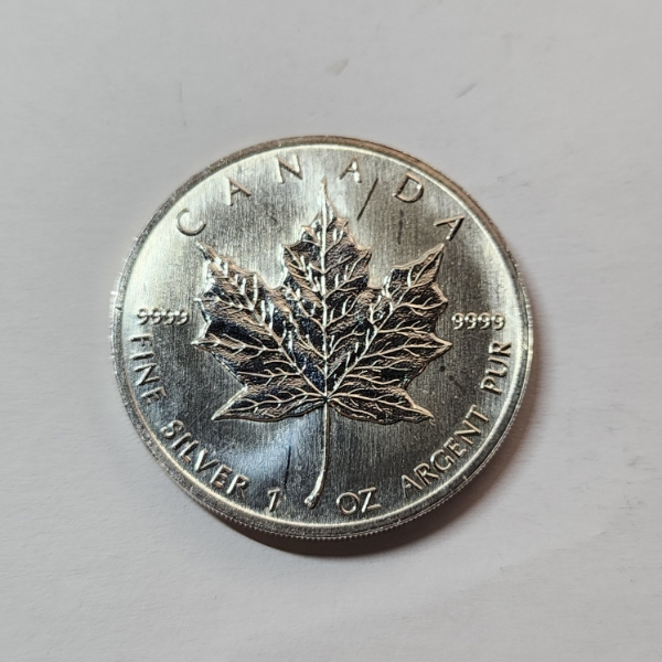 Royal Canadian Mint 1 oz .9999 Fine Silver 1988 Canadian Maple Leaf $5 Coin