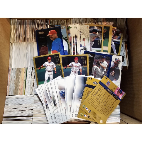 Huge Lot of Uncounted/Unsearched Baseball Cards