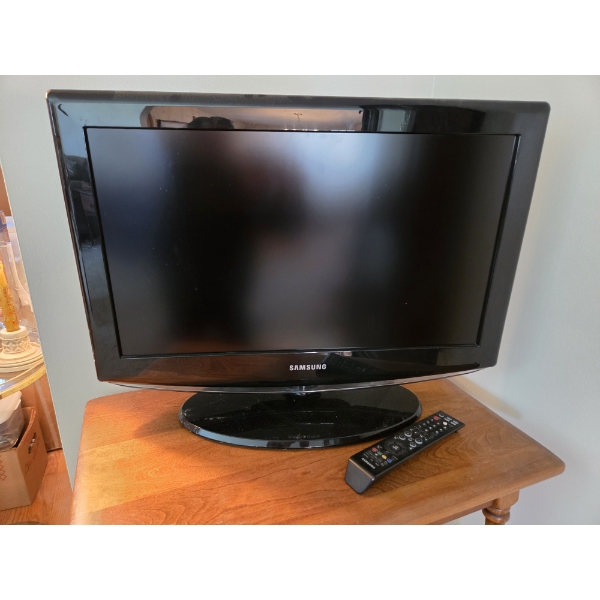 PICKUP IN CANTON - Excellent Condition 25'' Samsung TV With Remote 