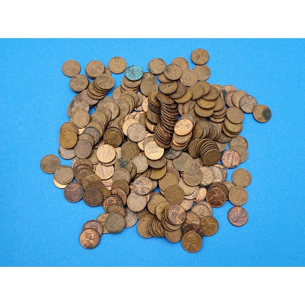 Lot of Approx. 300 Assorted Lincoln Wheat Pennies