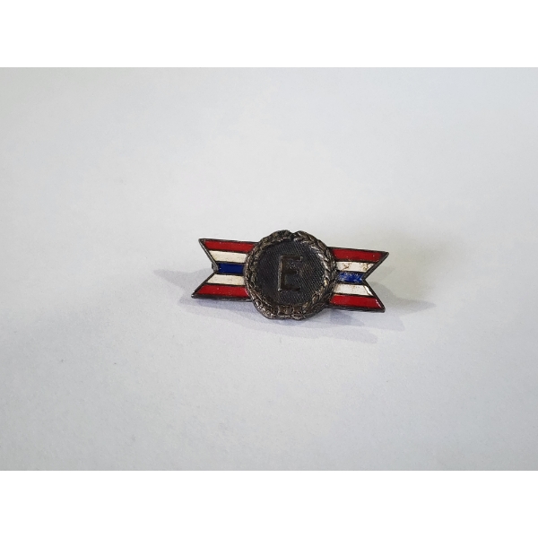 Vintage WWII "E" Sterling Silver Pin TW: 2.4g