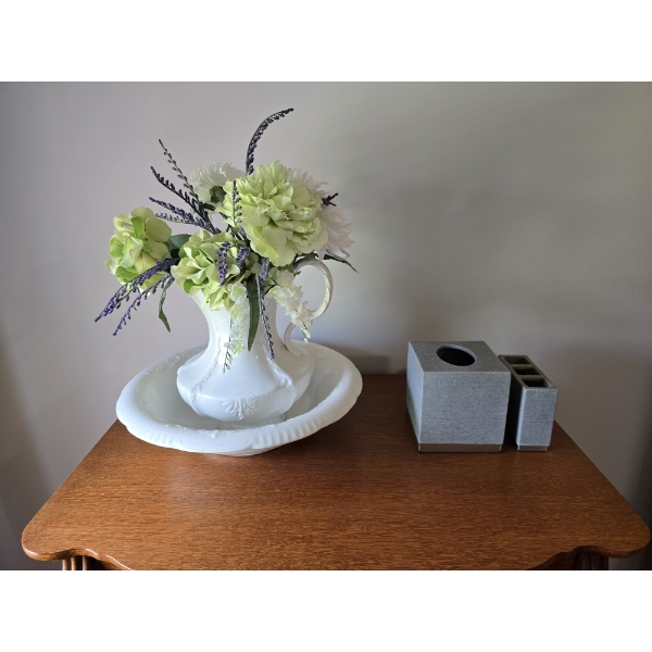 Wash Basing and Pitcher with Stone Tissue Cover and Toothbrush Holder