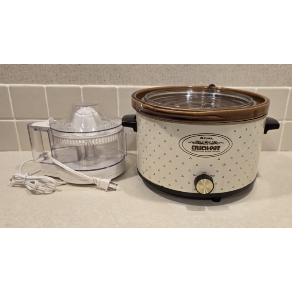 Vintage Rival Crockpot & Electric Juicer