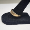 Image 2 : Beautiful Two-Tone 14K Gold Ring with 5 Small Diamonds - Size 10 - Total Weight: 5.3g