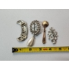 Image 3 : 4 - Fashion Vintage-Style Brooches 