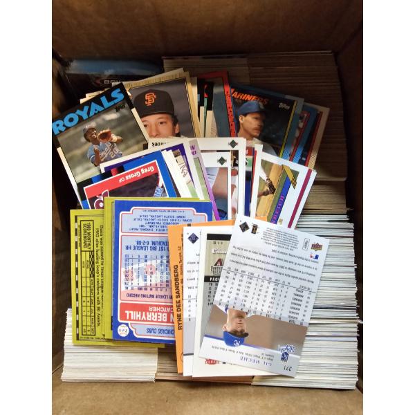 Huge Lot of Uncounted/Unsearched Baseball Cards