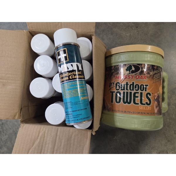 New Mossy Oak 160 Count Dry Towels, And 10 19oz Cans Of Misty Disinfectant Foam Spray